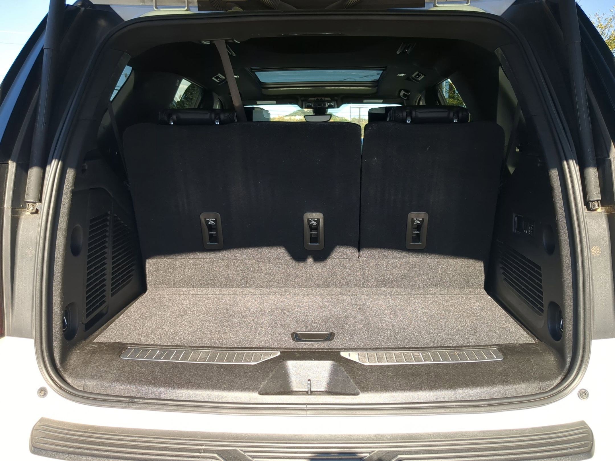 Used 2021 GMC Yukon Denali w/ Denali Premium Package image 24