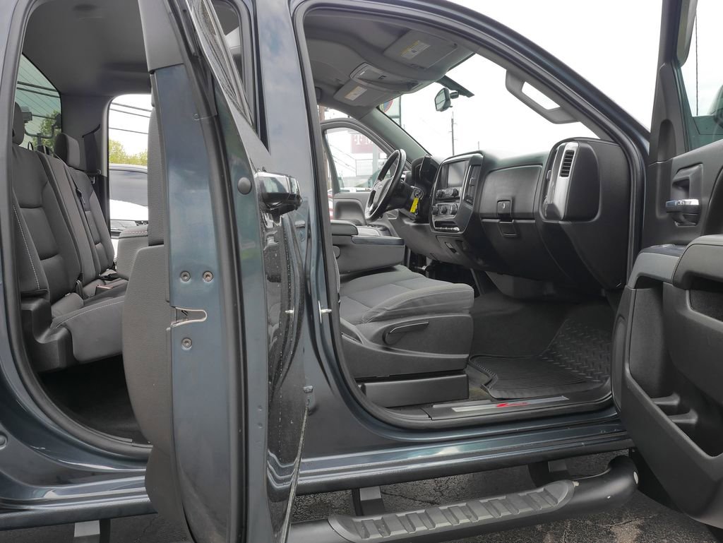 Used 2017 Chevrolet Silverado 1500 LT w/ LPO, Black Pack AWD/4WD image 10