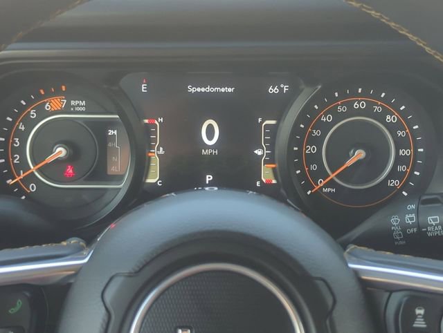 Used 2025 Jeep Wrangler Sahara image 16
