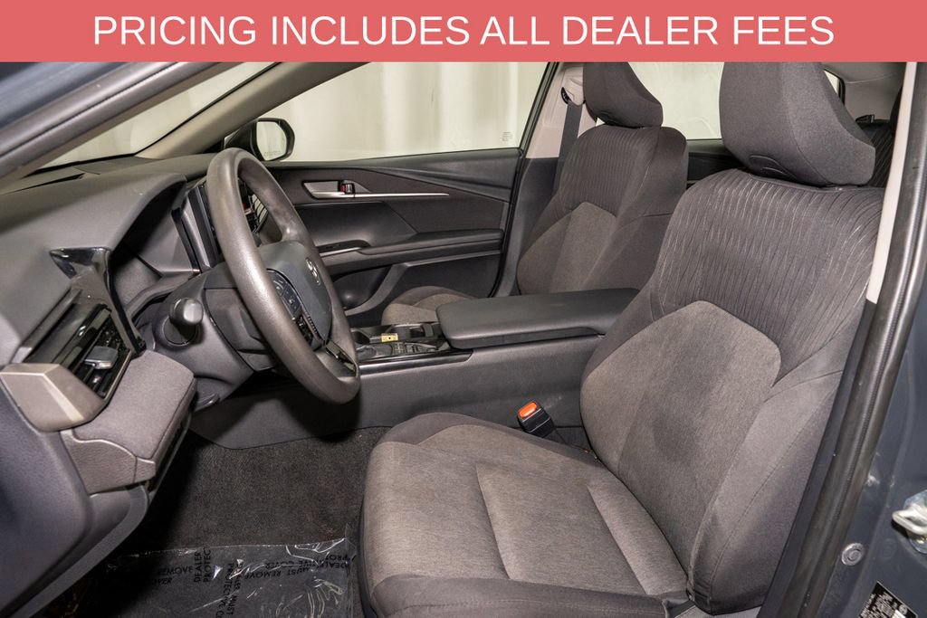 Used 2025 Toyota Camry LE w/ Convenience Package FWD image 7