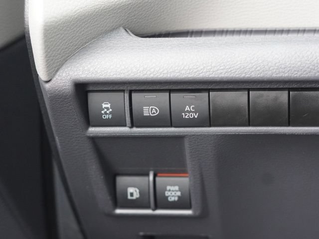 Used 2024 Toyota Sienna Limited AWD/4WD image 18