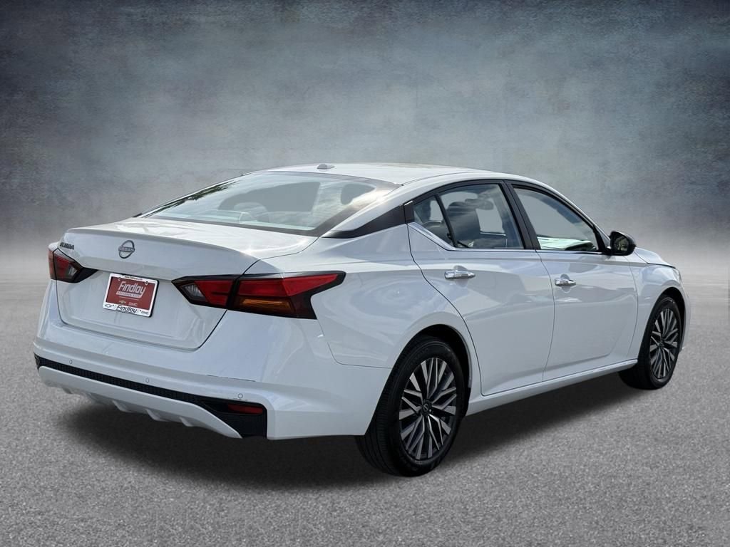 Used 2025 Nissan Altima 2.5 SV FWD image 3