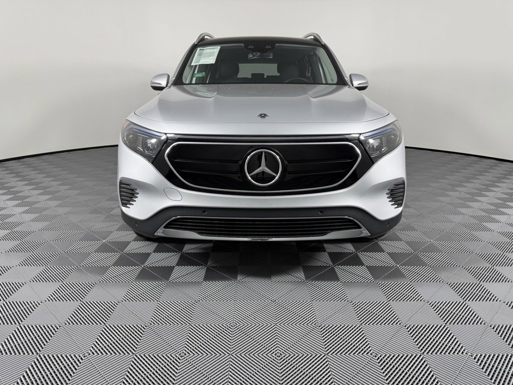 Used 2023 Mercedes-Benz EQB 300 4MATIC image 3