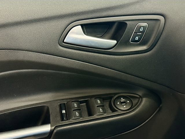 Used 2018 Ford Escape SE image 18