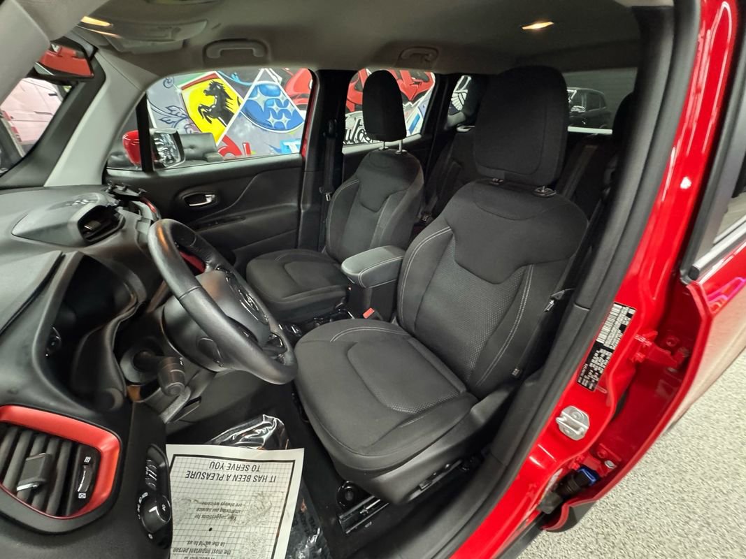 Used 2022 Jeep Renegade Latitude w/ Convenience Group AWD/4WD image 11