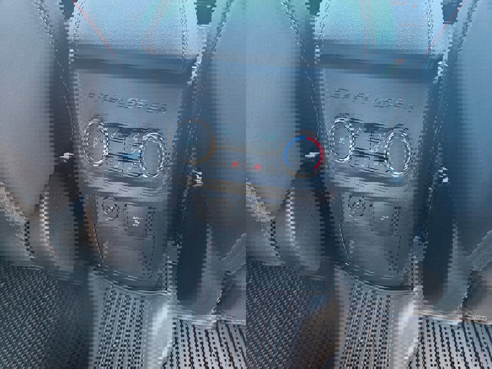 Used 2025 Ford Explorer ST w/ Sun And Sound Package image 27