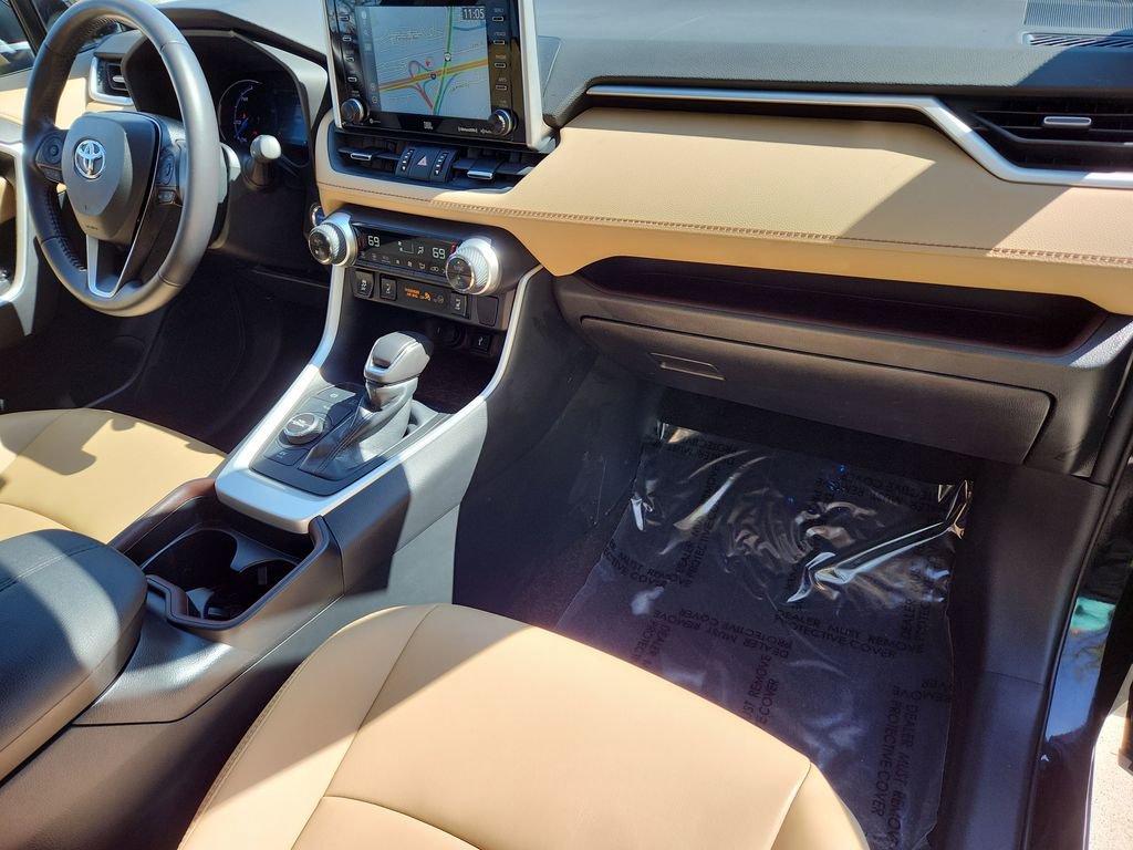 Used 2021 Toyota RAV4 Limited AWD/4WD image 28