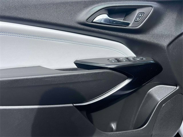 Used 2024 Chevrolet Trax LT w/ Driver Confidence Package image 17