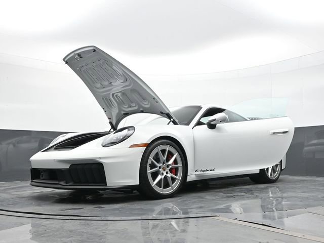 Certified 2025 Porsche 911 Carrera GTS RWD image 29