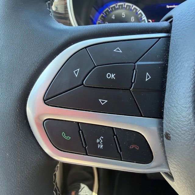 Used 2024 Chrysler Pacifica Limited FWD image 28