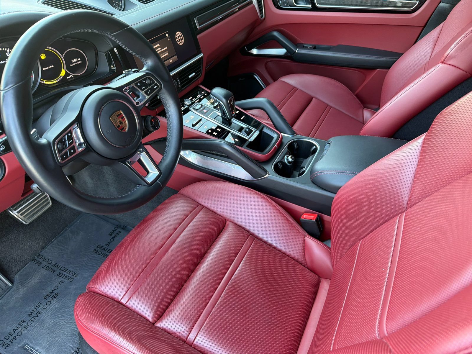 Certified 2023 Porsche Cayenne Turbo S AWD/4WD image 5