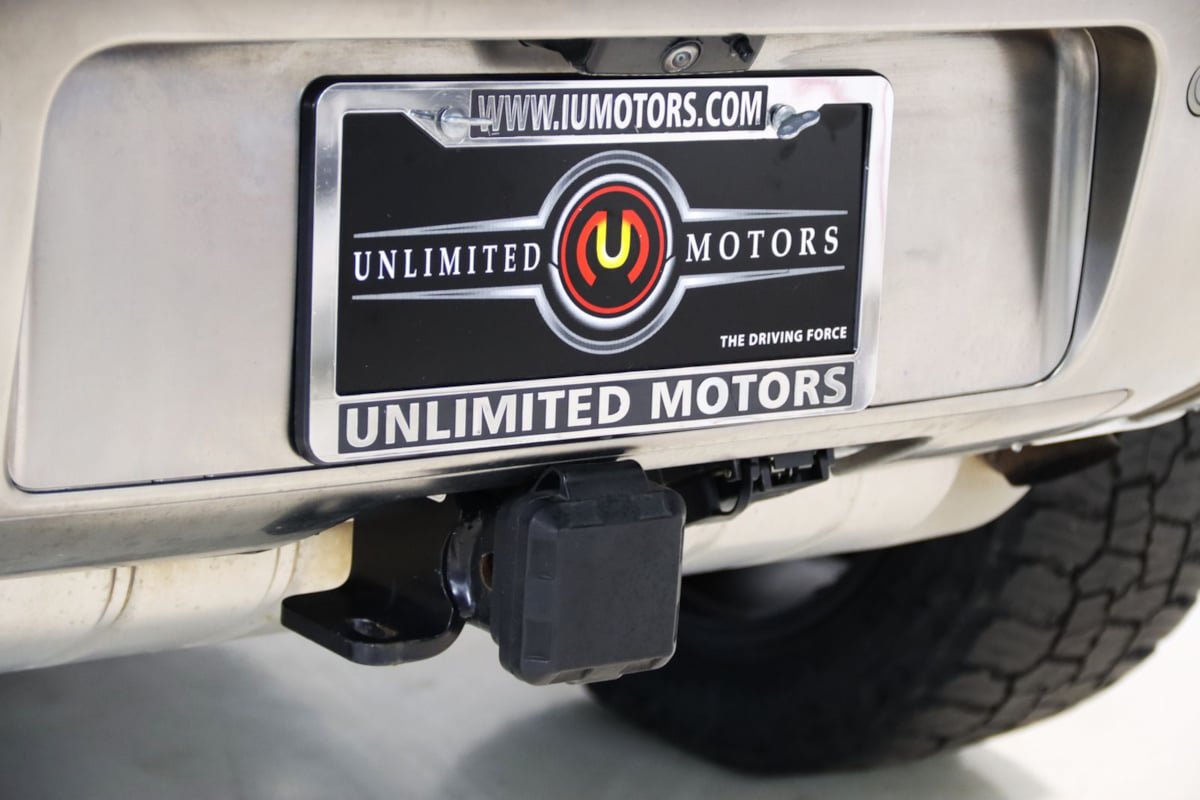Used 2023 Land Rover Defender 90 X AWD/4WD image 4
