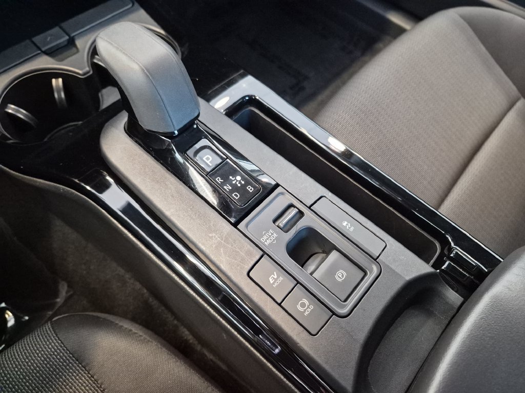 Used 2025 Toyota Prius LE FWD image 23