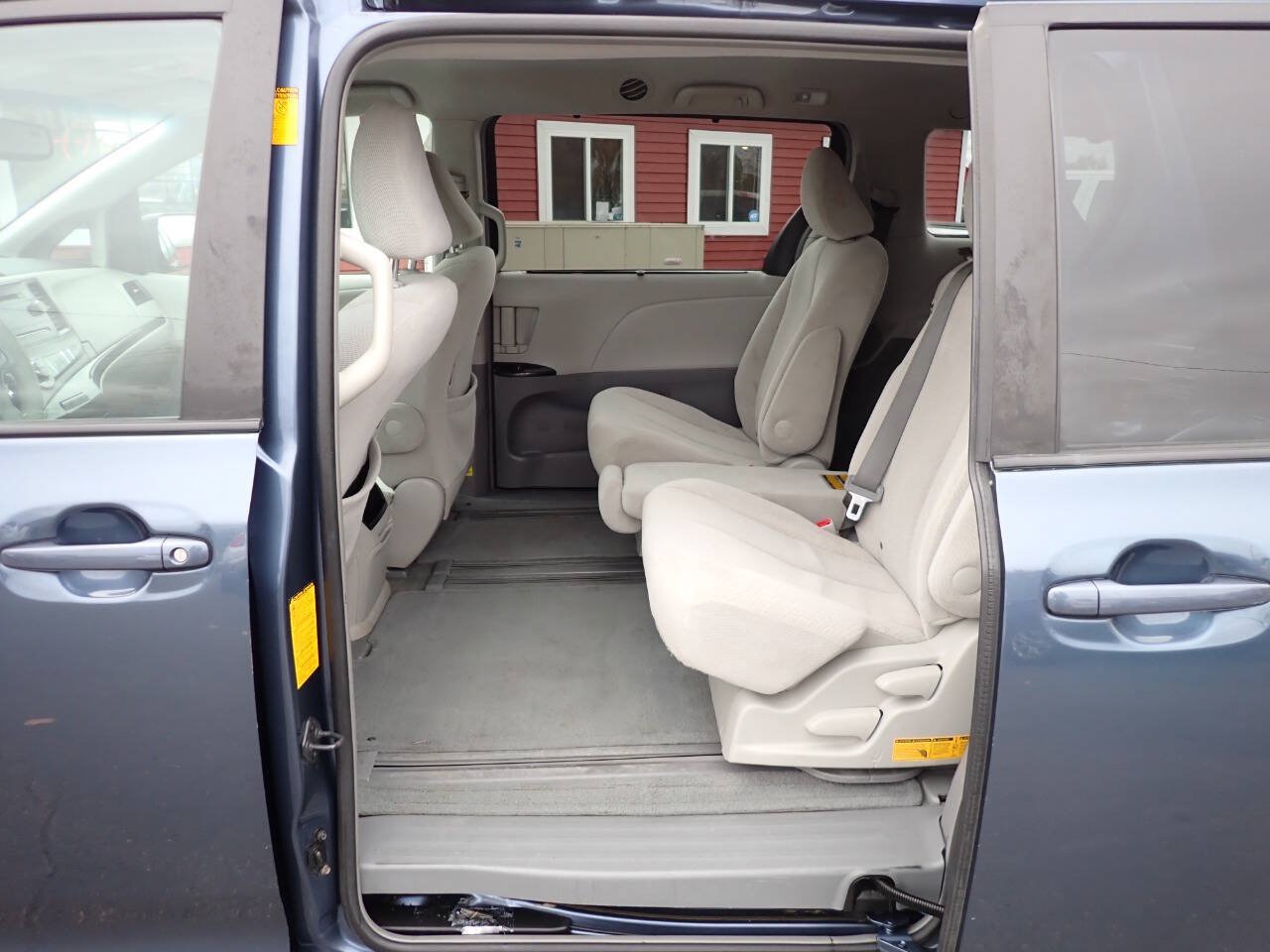 Used 2014 Toyota Sienna LE FWD image 8
