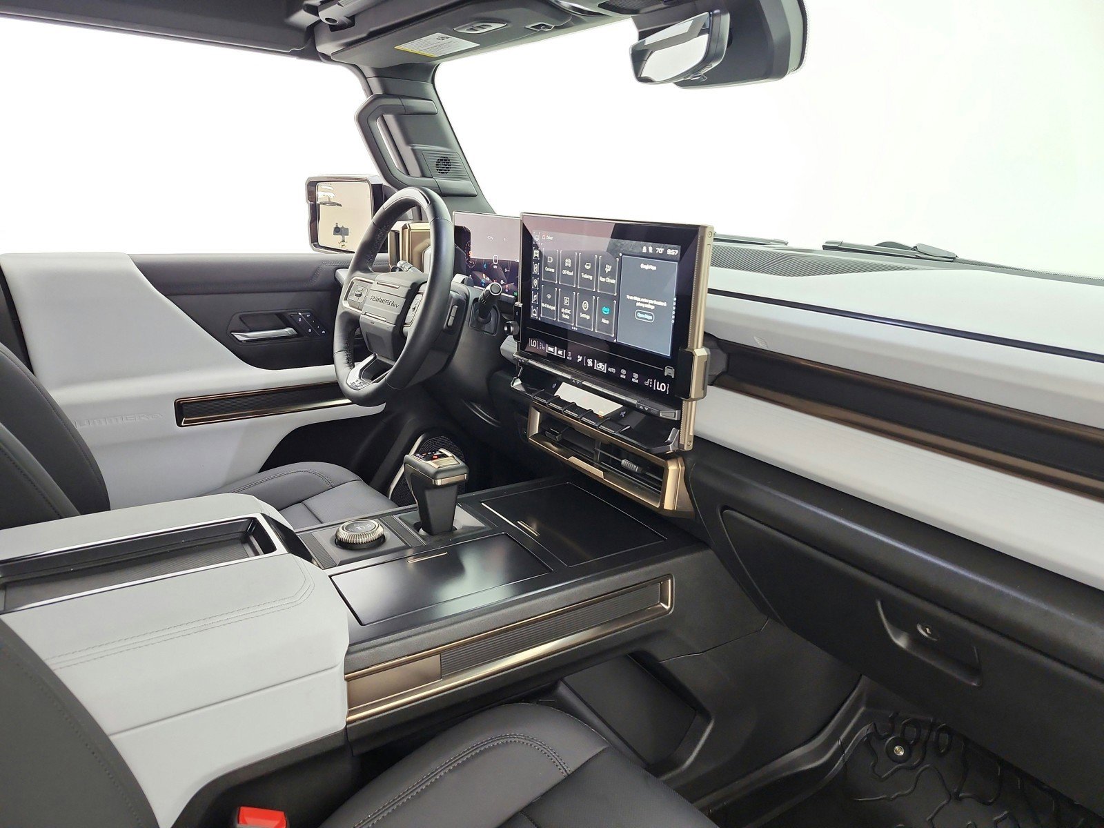 Used 2024 GMC Hummer EV 2X w/ LPO, Sport Package image 17