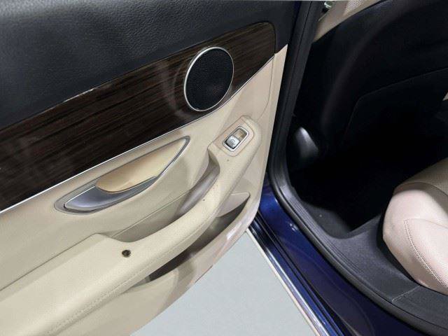 Used 2018 Mercedes-Benz C 300 Sedan image 27