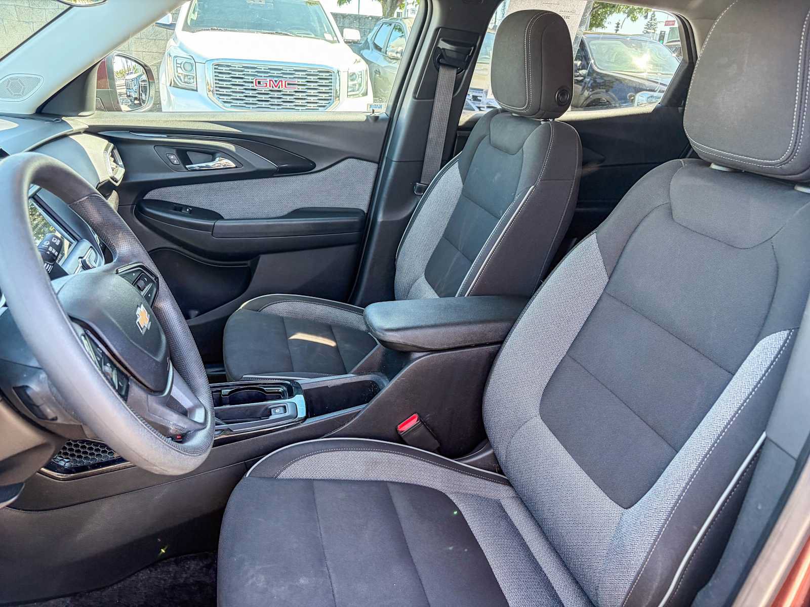Used 2023 Chevrolet TrailBlazer LT FWD image 17