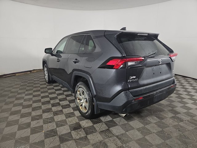 Used 2022 Toyota RAV4 LE image 4