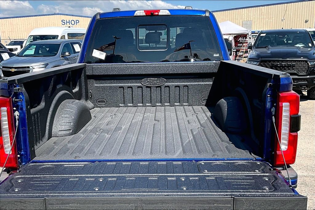 New 2026 Ford F250 Lariat w/ Black Appearance Package image 23