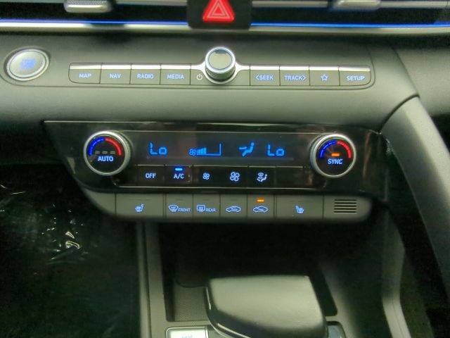 Used 2025 Hyundai Elantra SEL FWD image 31