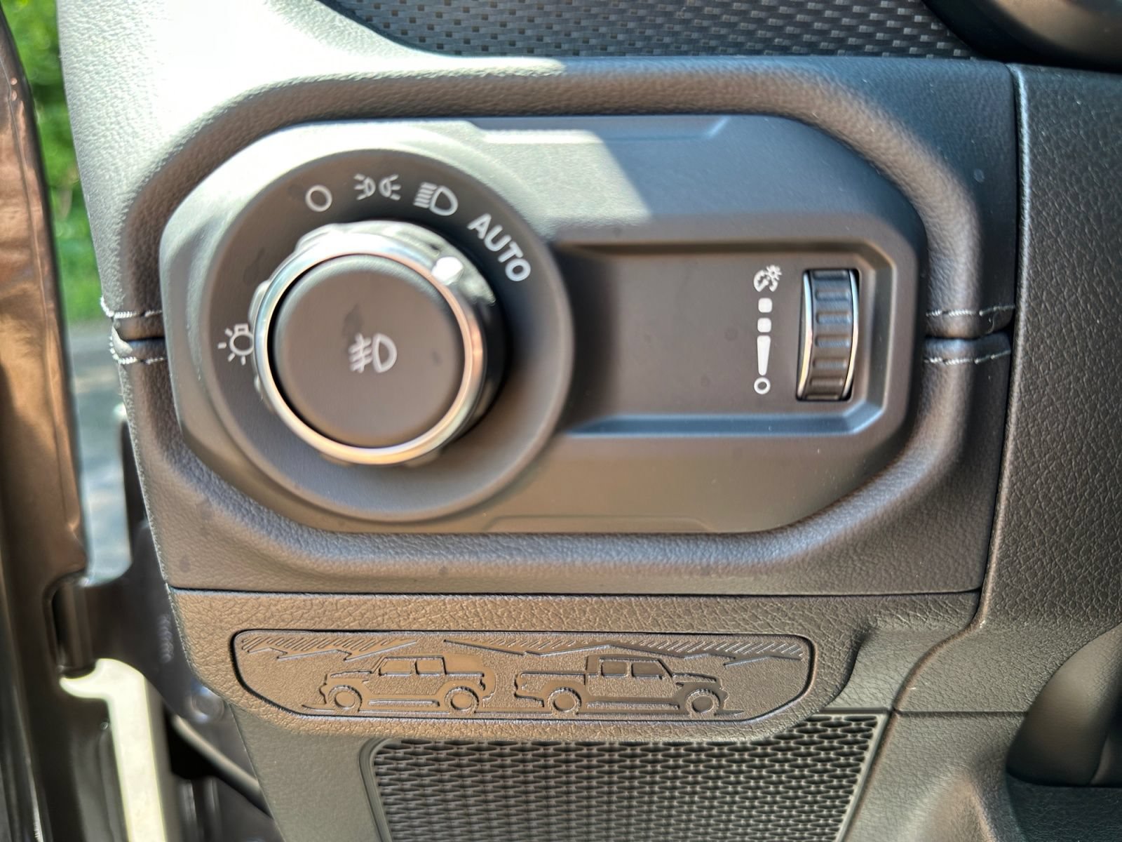 Used 2024 Jeep Wrangler Rubicon AWD/4WD image 17