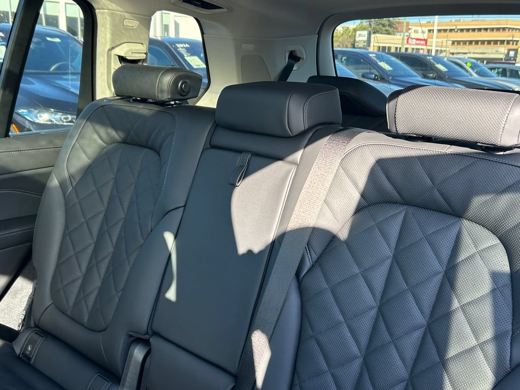 New 2027 BMW X7 xDrive40i w/ Premium Package AWD/4WD image 31