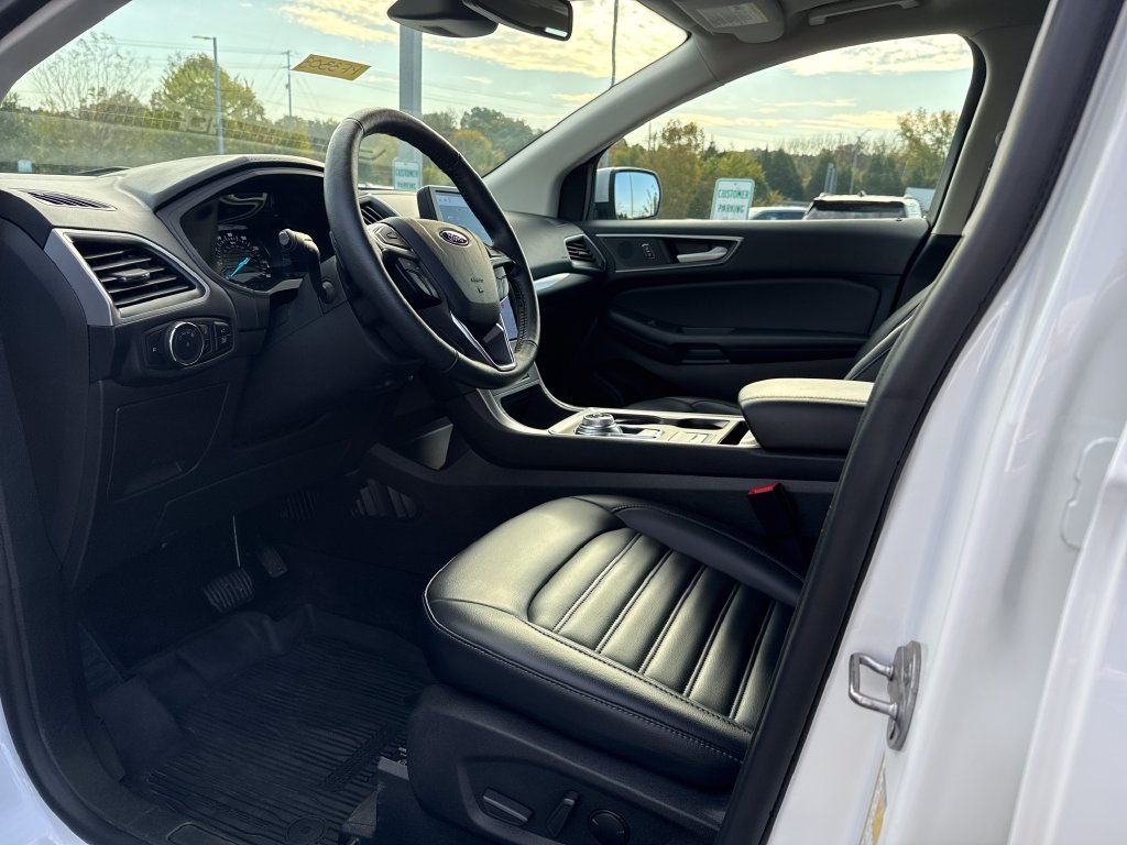 Used 2024 Ford Edge SEL w/ Convenience Package AWD/4WD image 12