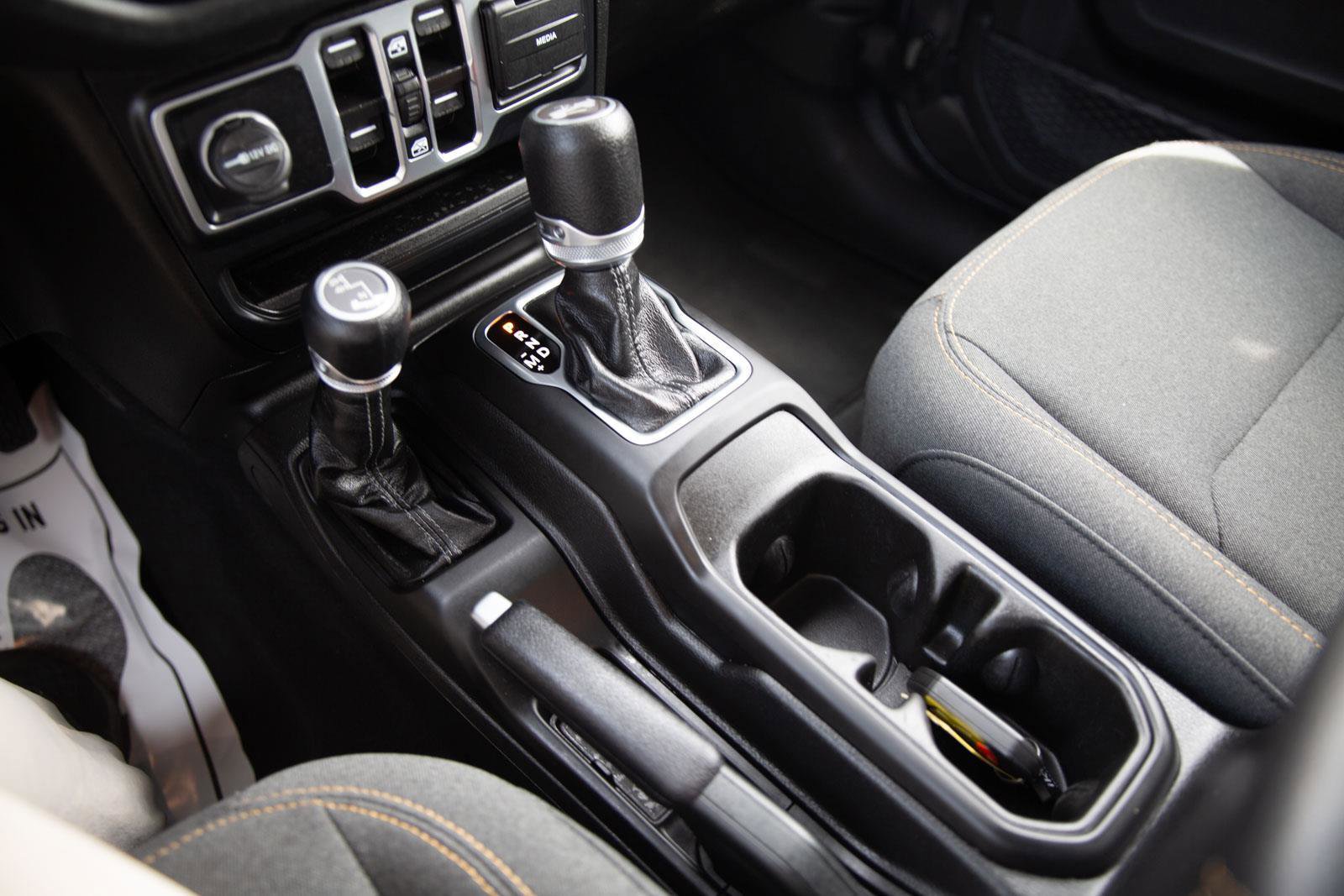 Used 2025 Jeep Wrangler Sahara image 15