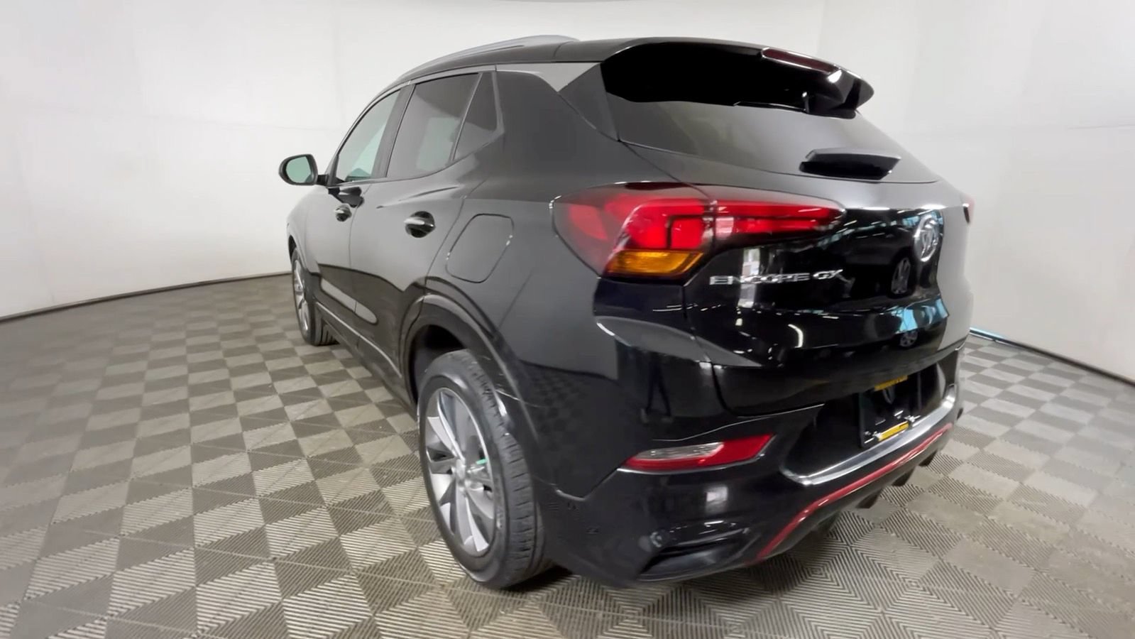 Used 2022 Buick Encore GX Select w/ Sport Touring Package FWD image 8