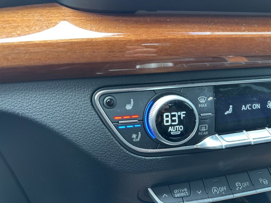 Used 2023 Audi Q5 Prestige w/ Prestige Package image 19