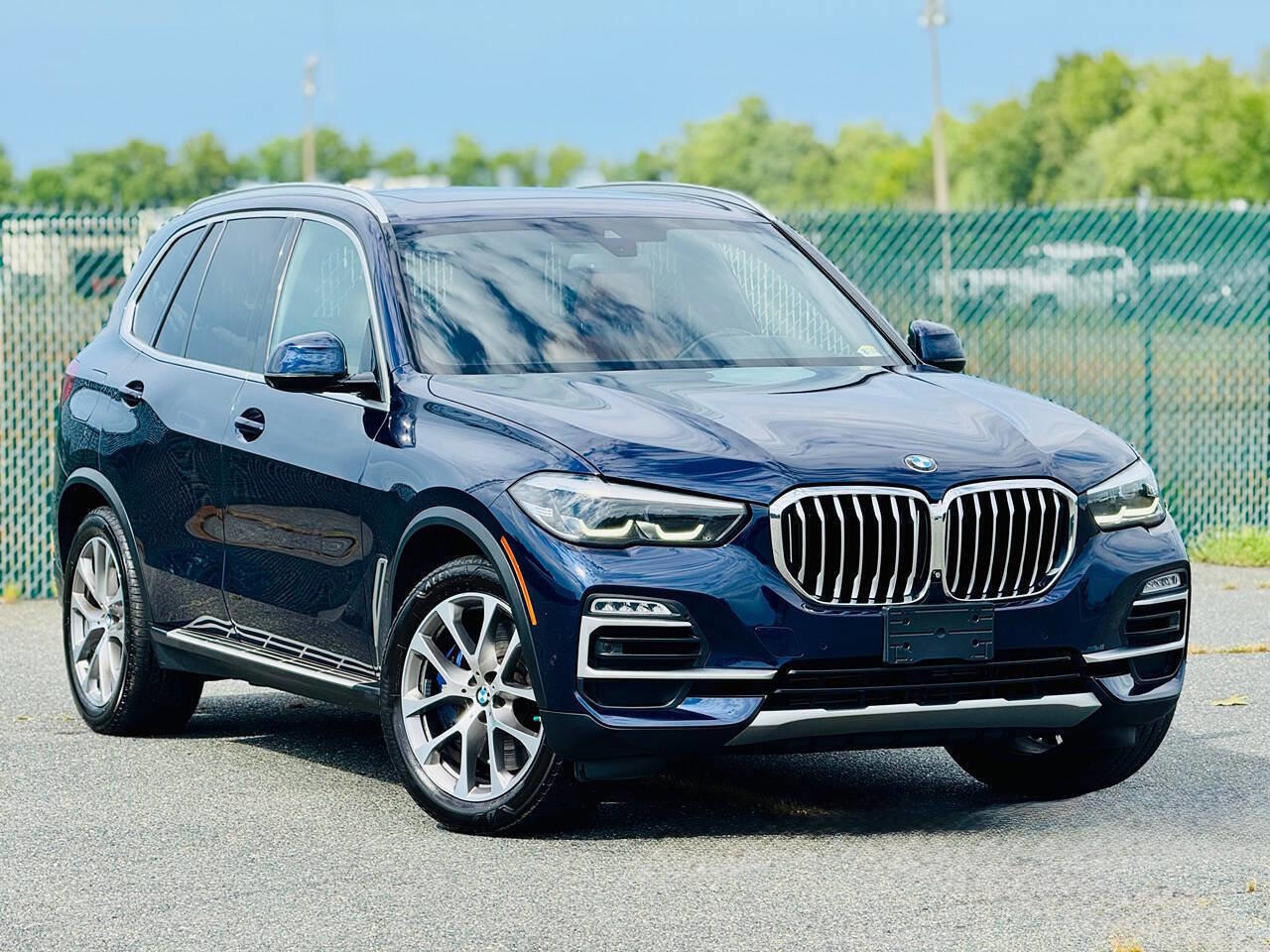 Used 2019 BMW X5 xDrive40i w/ Premium Package 2
