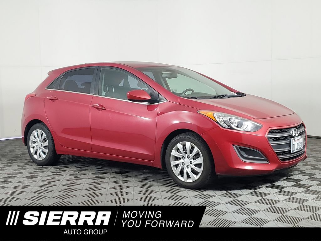 Used 2016 Hyundai Elantra GT FWD image 1