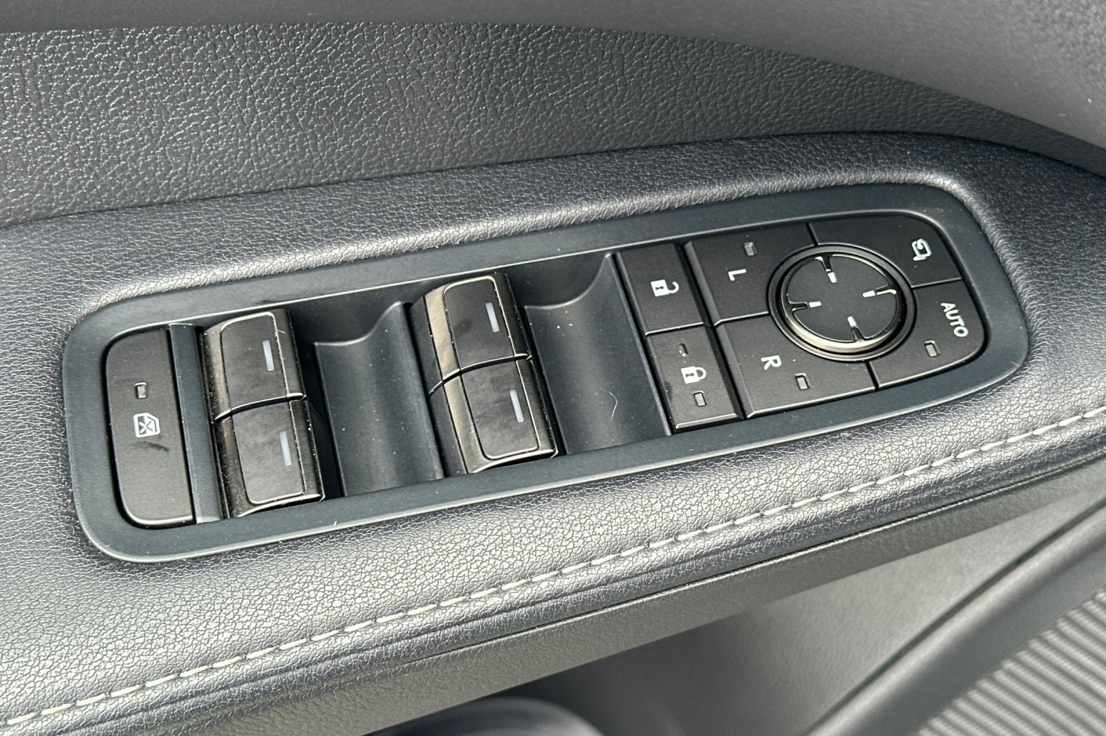 Used 2023 Lexus RX 350 Premium Plus w/ Cold Area Package FWD image 14