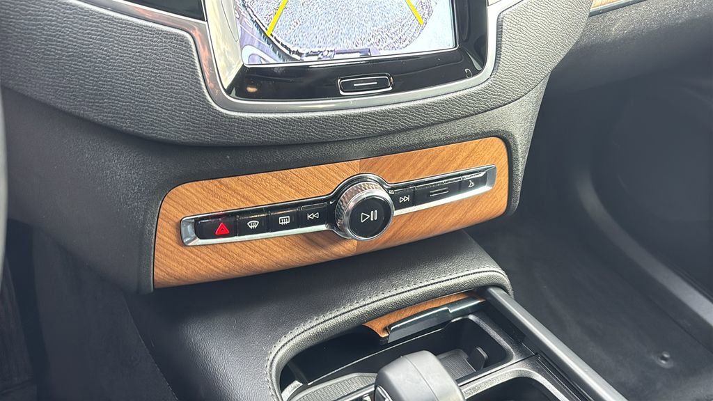 Certified 2023 Volvo XC90 B5 Plus w/ Protection Package Premier image 21