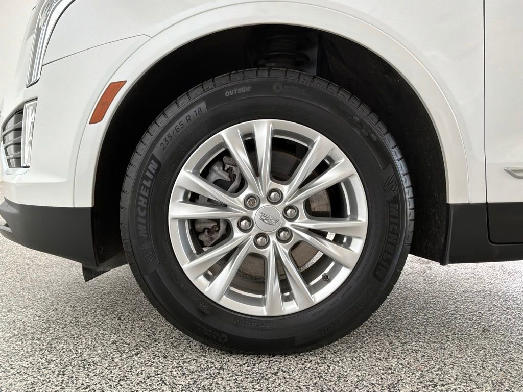 Used 2022 Cadillac XT5 Luxury w/ LPO, Floor Liner Package AWD/4WD image 4
