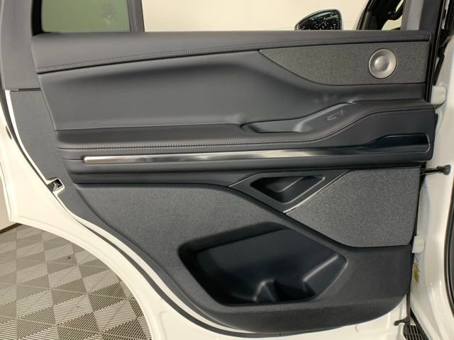 New 2025 Lincoln Navigator Reserve w/ Jet Appearance Package image 31