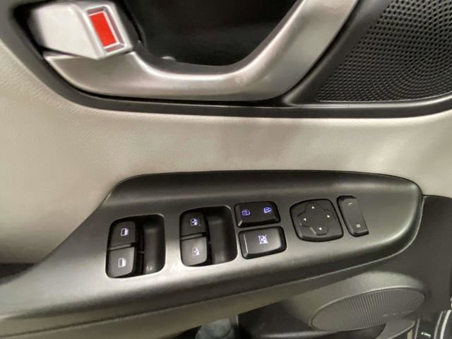 Used 2022 Hyundai Kona Limited image 14