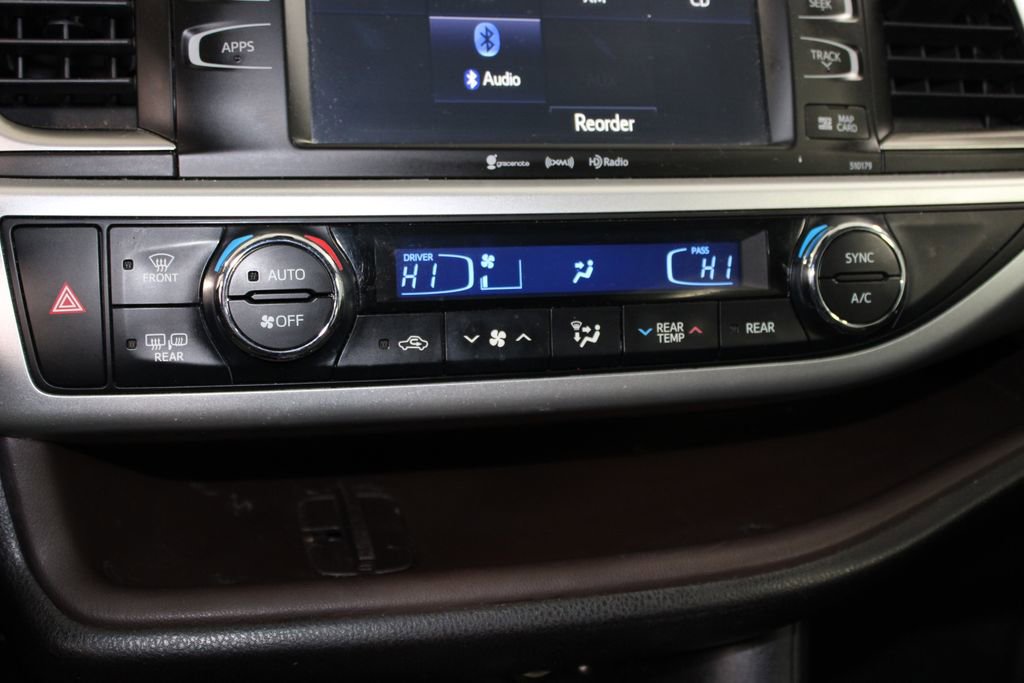 Used 2017 Toyota Highlander XLE image 46
