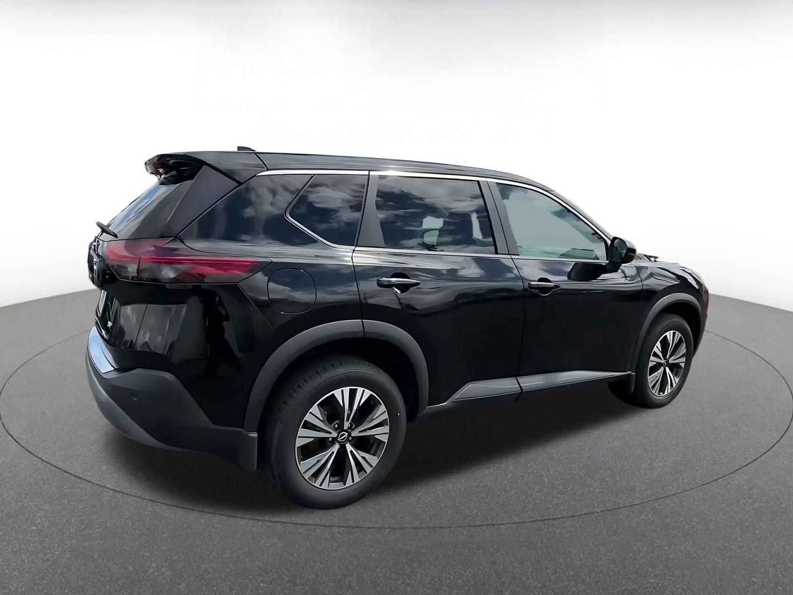 Used 2022 Nissan Rogue SV FWD image 12
