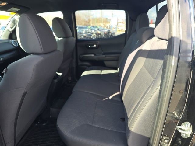 Used 2019 Toyota Tacoma TRD Sport image 9