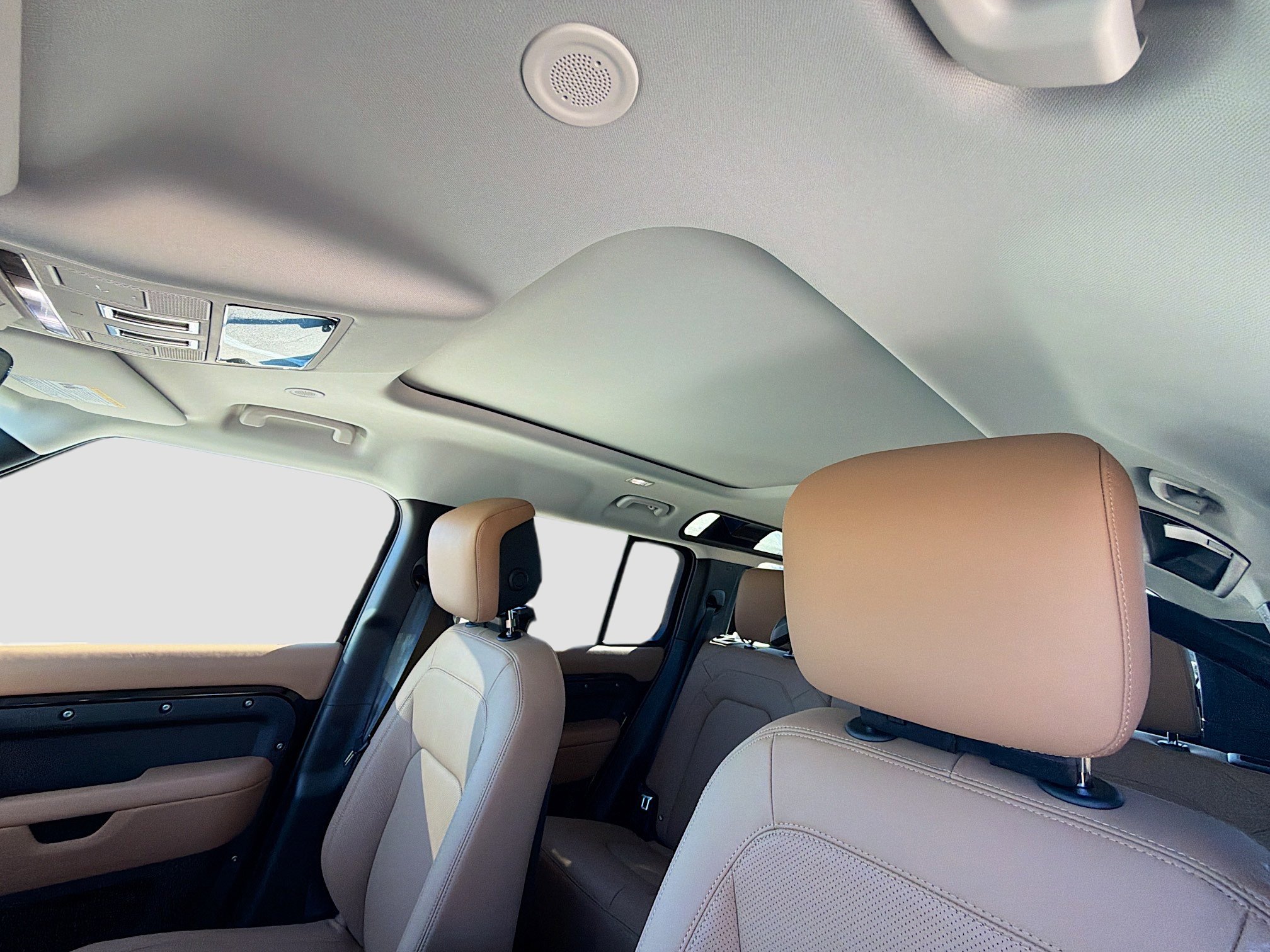 New 2026 Land Rover Defender 110 X-Dynamic SE image 25