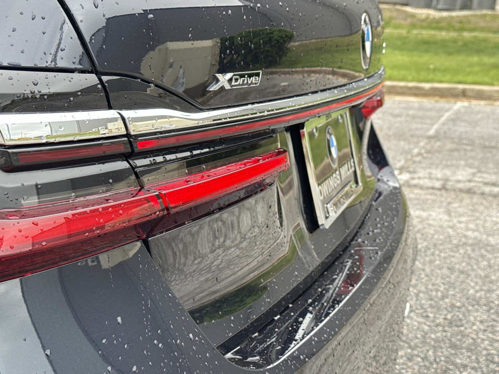 Used 2022 BMW 740i xDrive w/ M Sport Package AWD/4WD image 11