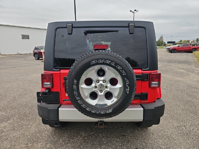 Used 2015 Jeep Wrangler Unlimited Sahara w/ Connectivity Group AWD/4WD image 4