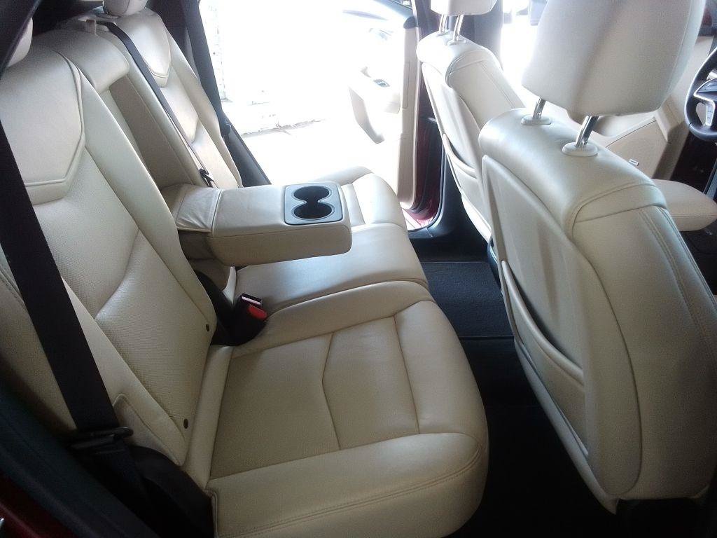 Used 2017 Cadillac XT5 Luxury w/ Driver Awareness Package FWD image 17