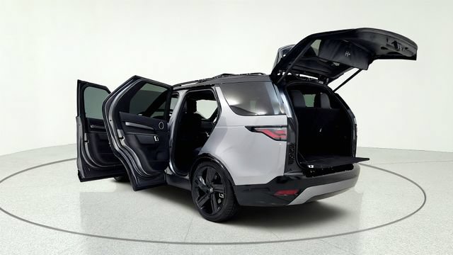Used 2023 Land Rover Discovery S R-Dynamic AWD/4WD image 16