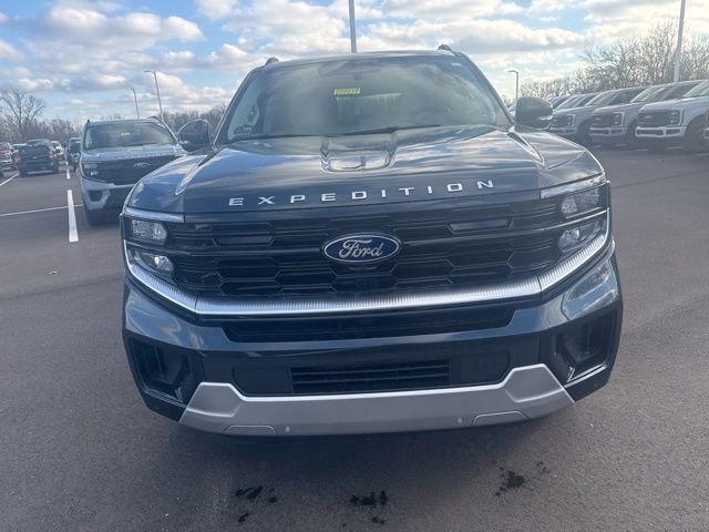 New 2026 Ford Expedition Platinum w/ Driver's Package image 3