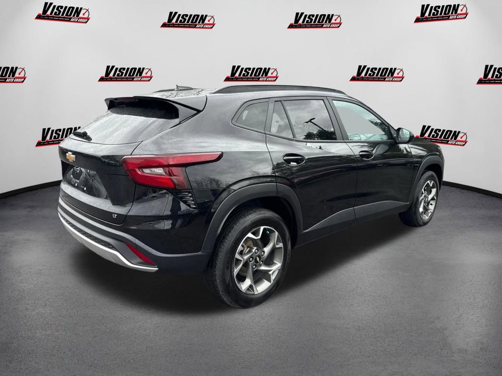 Used 2024 Chevrolet Trax LT image 5