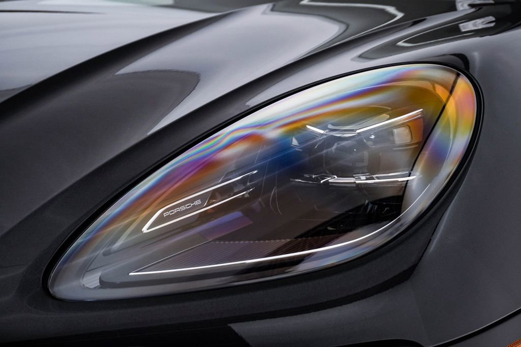 New 2026 Porsche Macan Turbo image 7