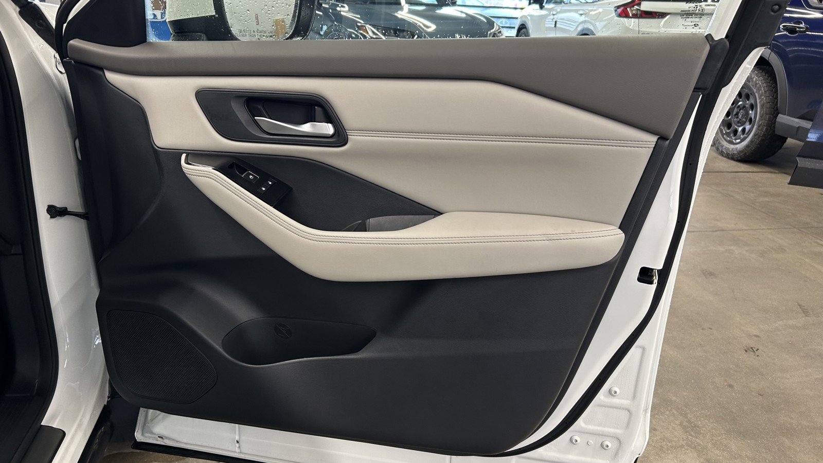 Used 2023 Nissan Rogue SL image 19