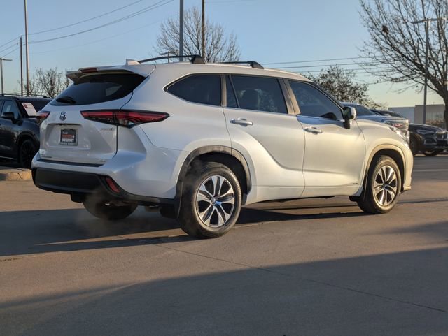 Used 2023 Toyota Highlander XLE image 6